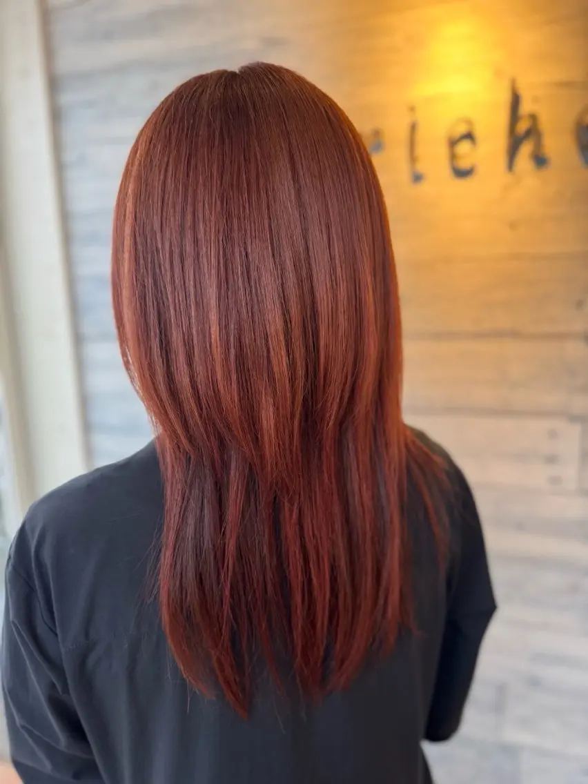 カラー 石川 菜緒のヘアスタイル