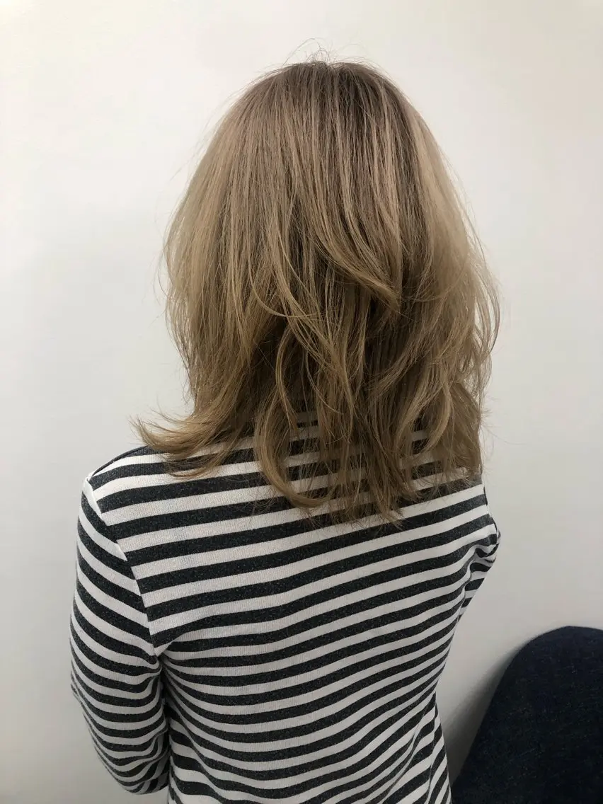 セミロング 松下 倫子のヘアスタイル