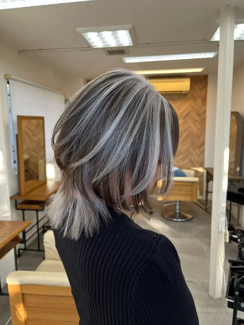 ミディアム ブリーチカラー HAZUKI🦖のヘアスタイル