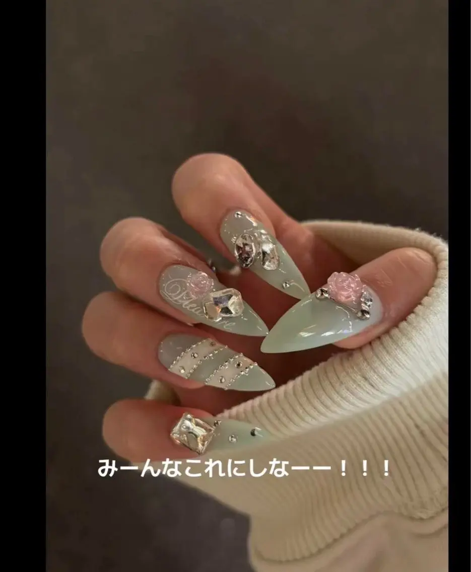 ネイル チークネイル フットネイル フレンチネイル グラデーション 韓国ネイル ハンドネイル Luna ri..のネイルデザイン