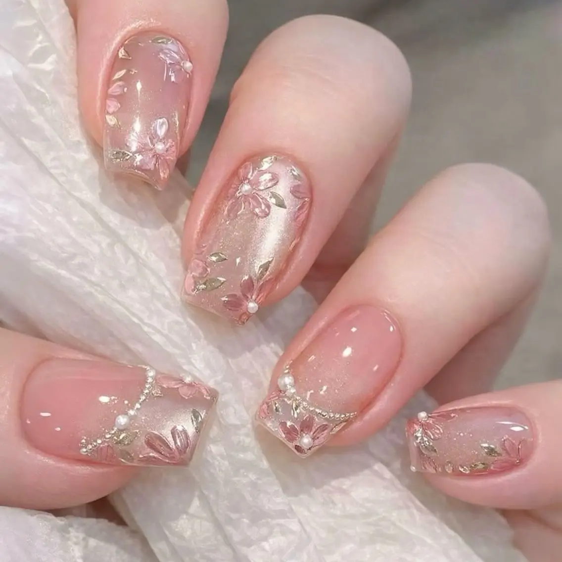 ネイル 桜ネイル フラワーネイル ジェルネイル ガーリー 韓国ネイル ハンドネイル Umee Nailのネイルデザイン
