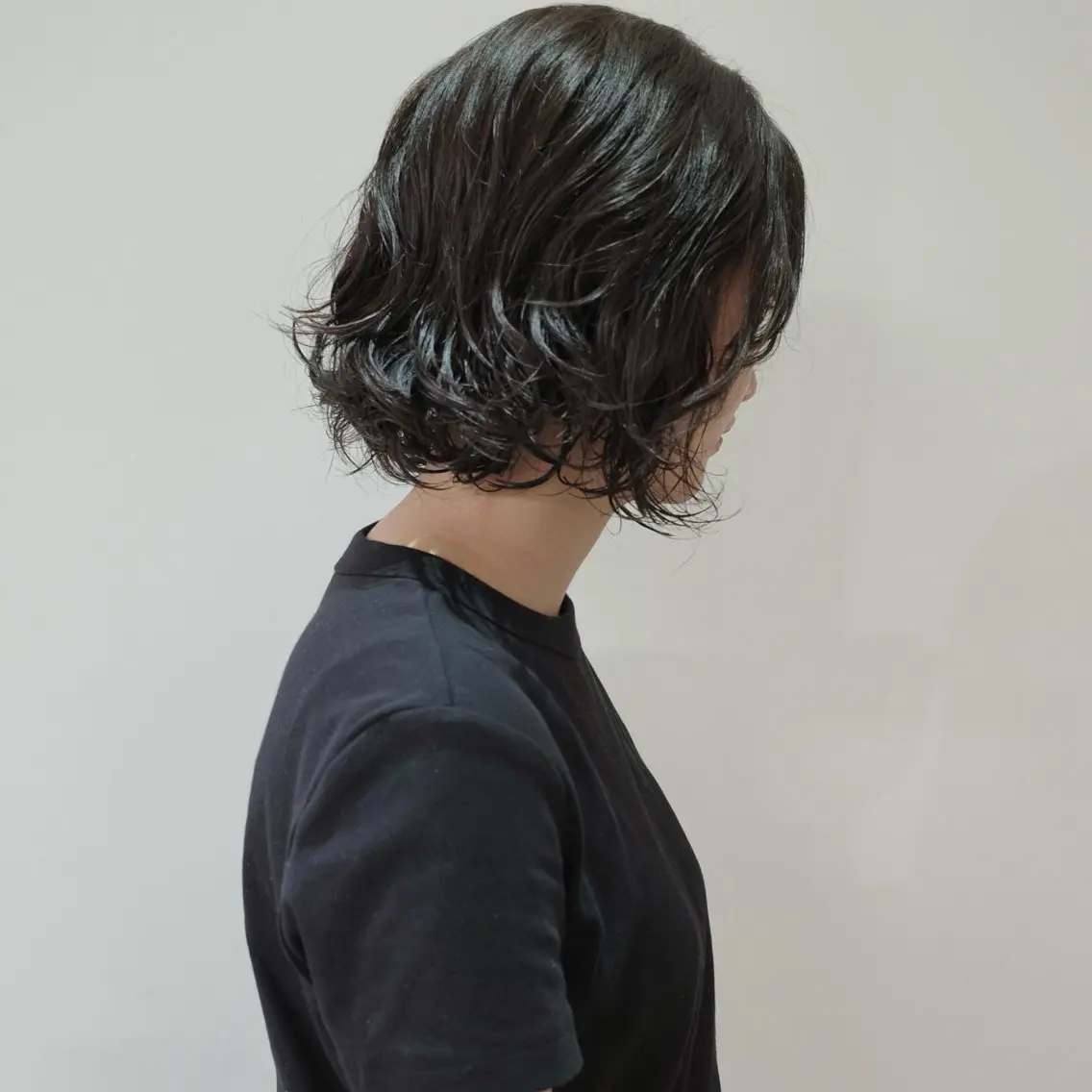 ミディアム カラー パーマ ミディアムパーマ 透明感カラー ボブ 顔まわりレイヤー 顔周りカット カット パーマ トリートメント nonoka オリーブ/レイヤーのヘアスタイル