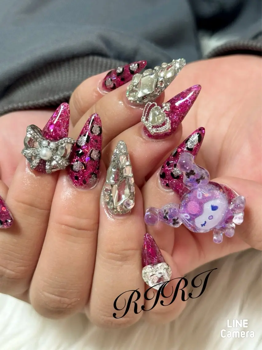 ネイル ジェルネイル ラメ(グリッター) ロングネイル ピンク スカルプネイル riri オーナーのネイルデザイン