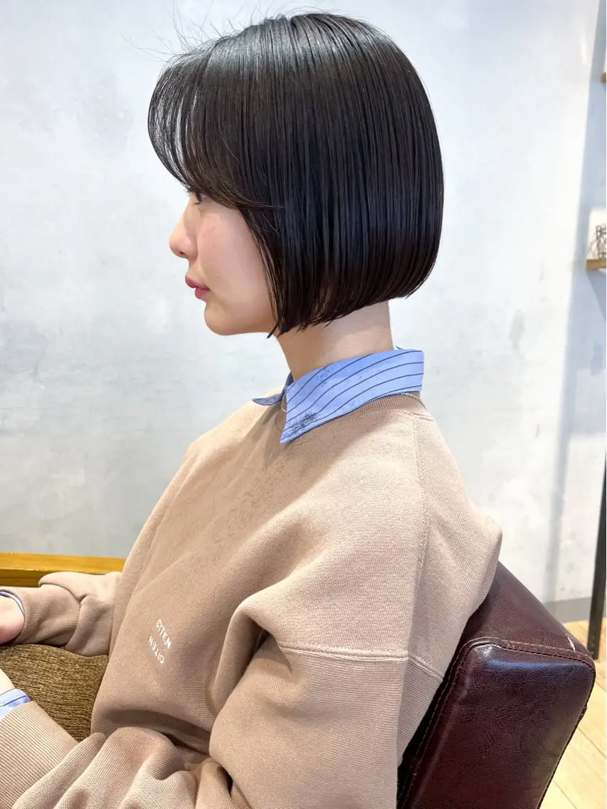 ショート カラー カット 縮毛矯正 地毛風ストレート ミニボブ🌷江梨🍎のヘアスタイル