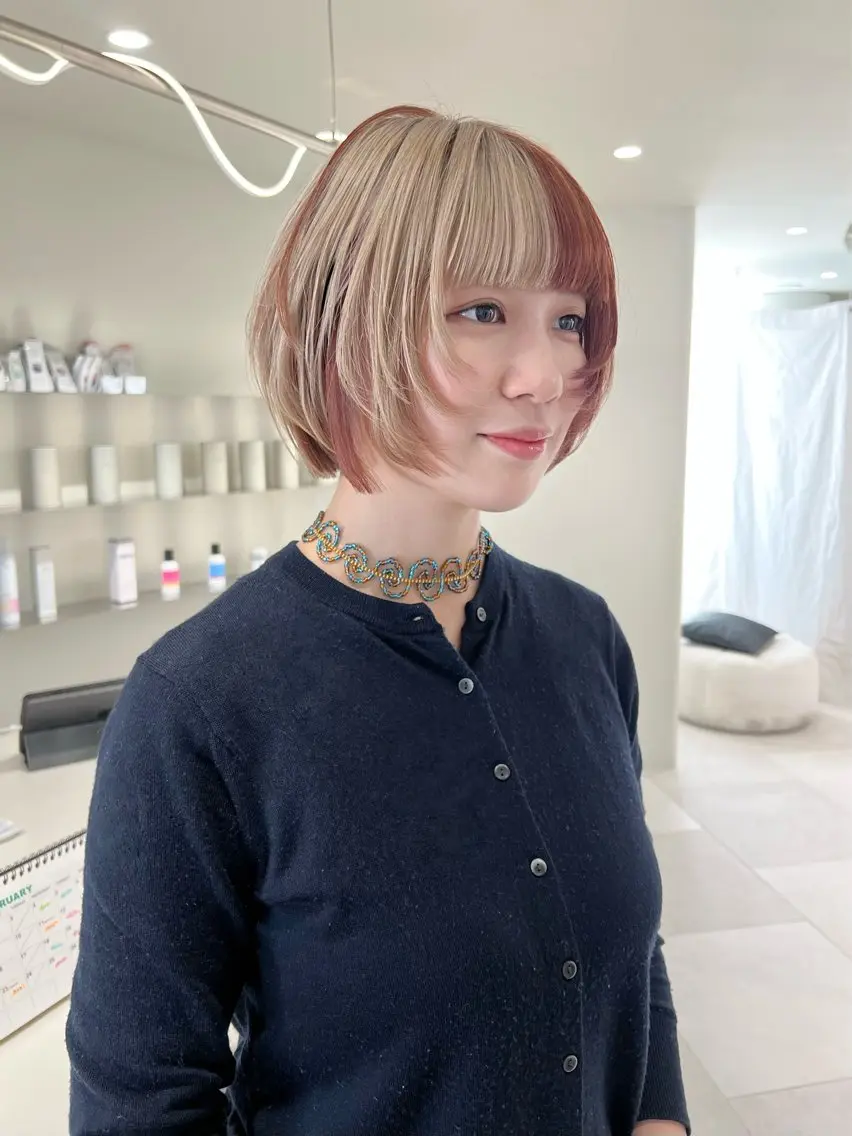 ショート カラー ボブレイヤー ブリーチ ブラウンカラー デザインカラー レッドカラー RIN🪐 ウルフ／ハイトーンのヘアスタイル