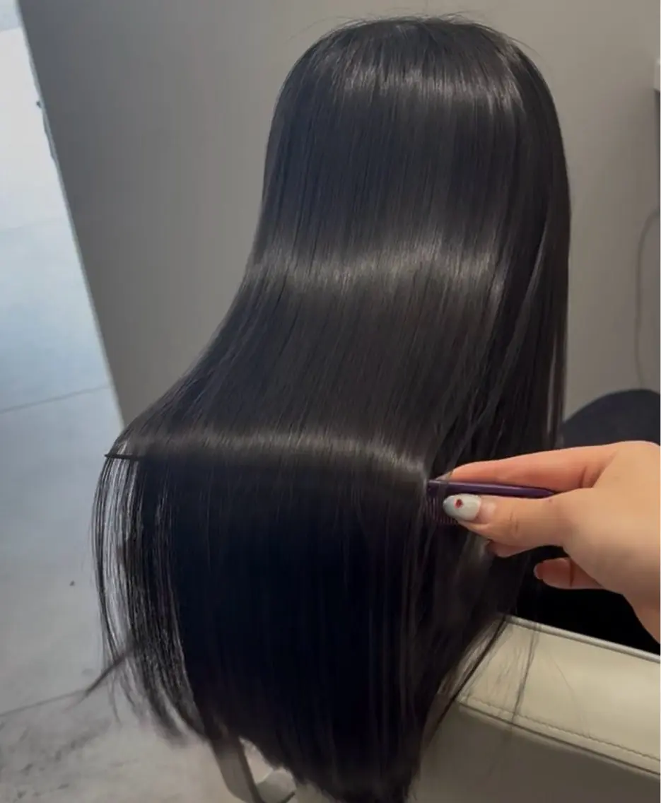 ロング カット ヘアカラー 縮毛矯正 加藤 麻夢のヘアスタイル