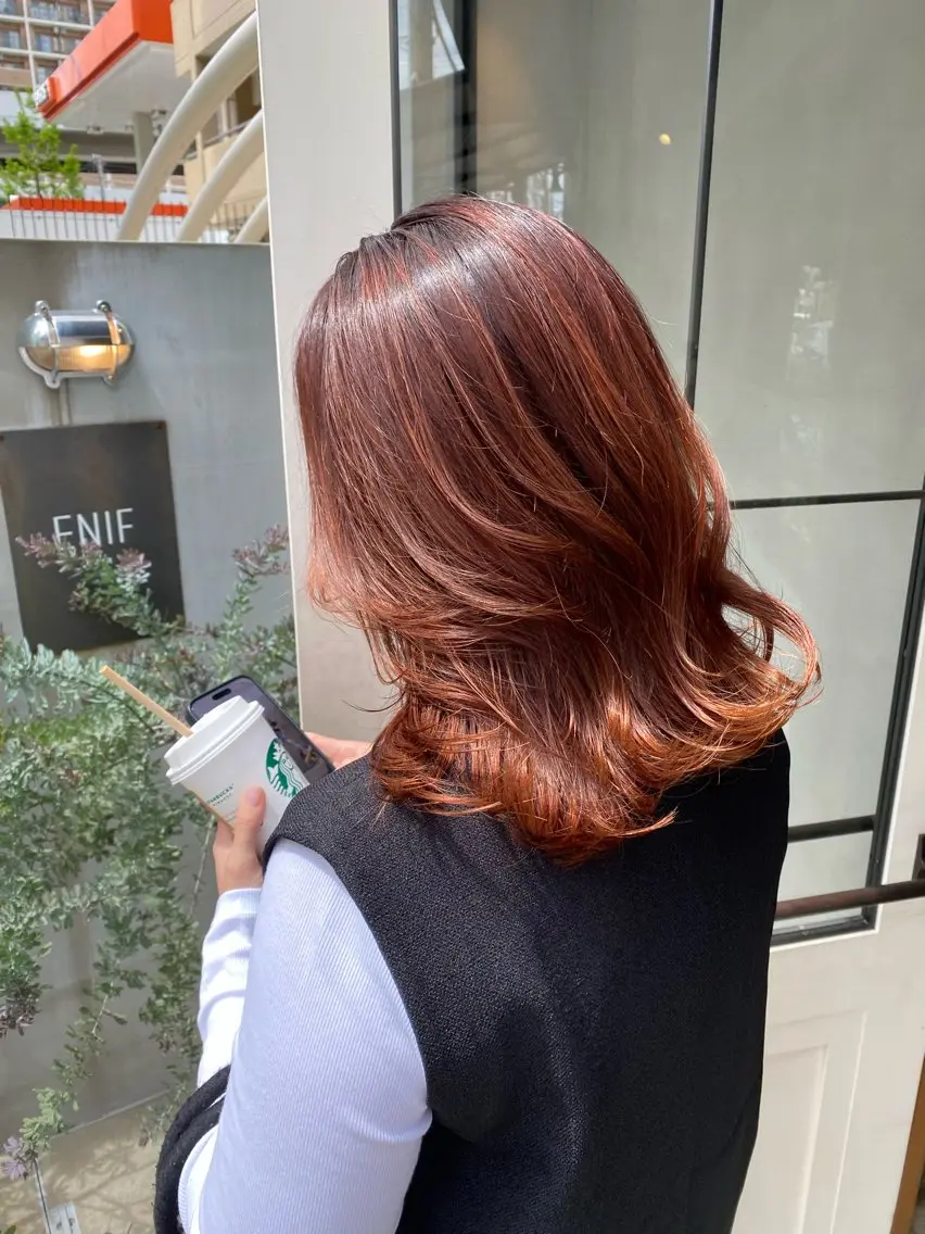セミロング カラー カット ヘアカラー トリートメント ENIF ヤマグチアツコのヘアスタイル