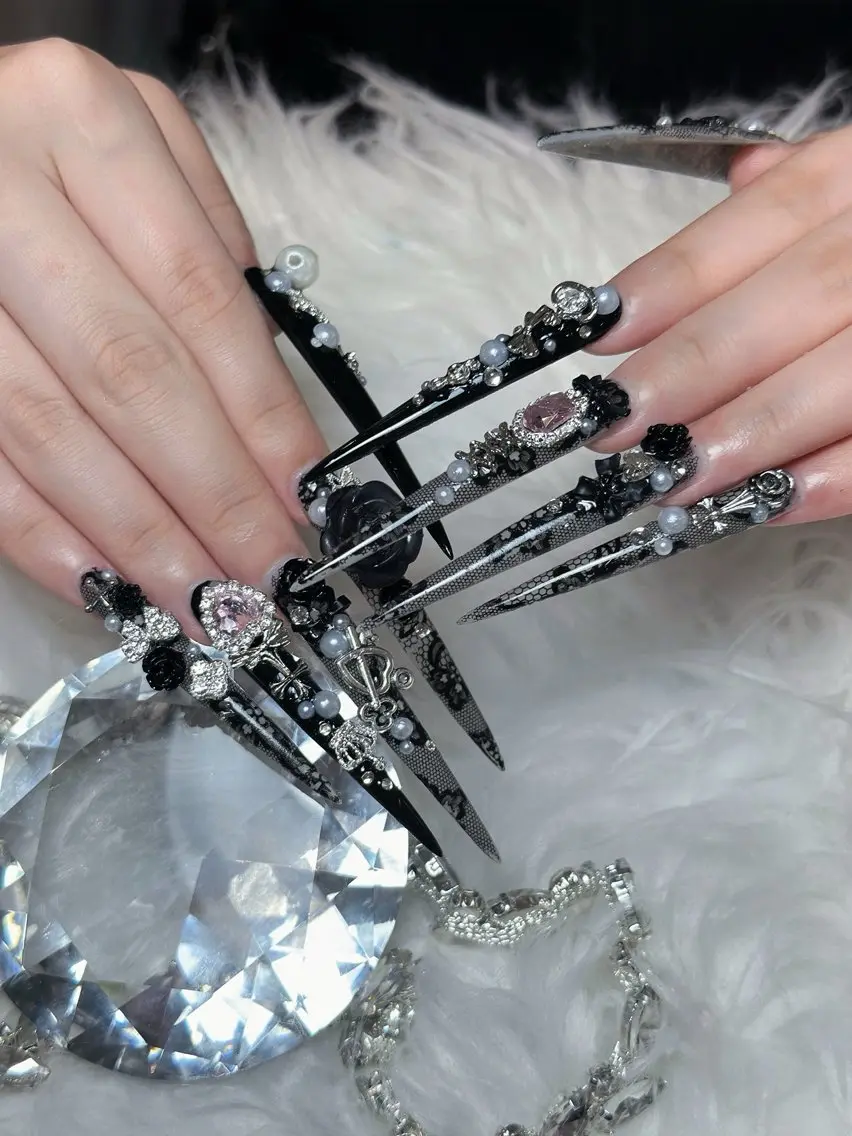 ネイル チークネイル ドット フレンチネイル グラデーション ハート ハンドネイル ハンドケア Eli Muse 新宿ネイルのネイルデザイン