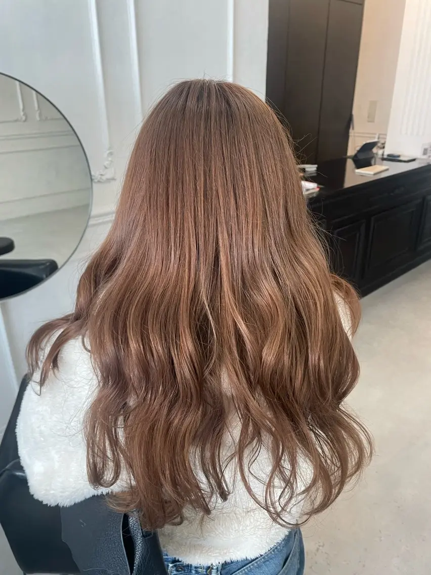 ロング ヘアカラー MaisonHALU さくらのヘアスタイル