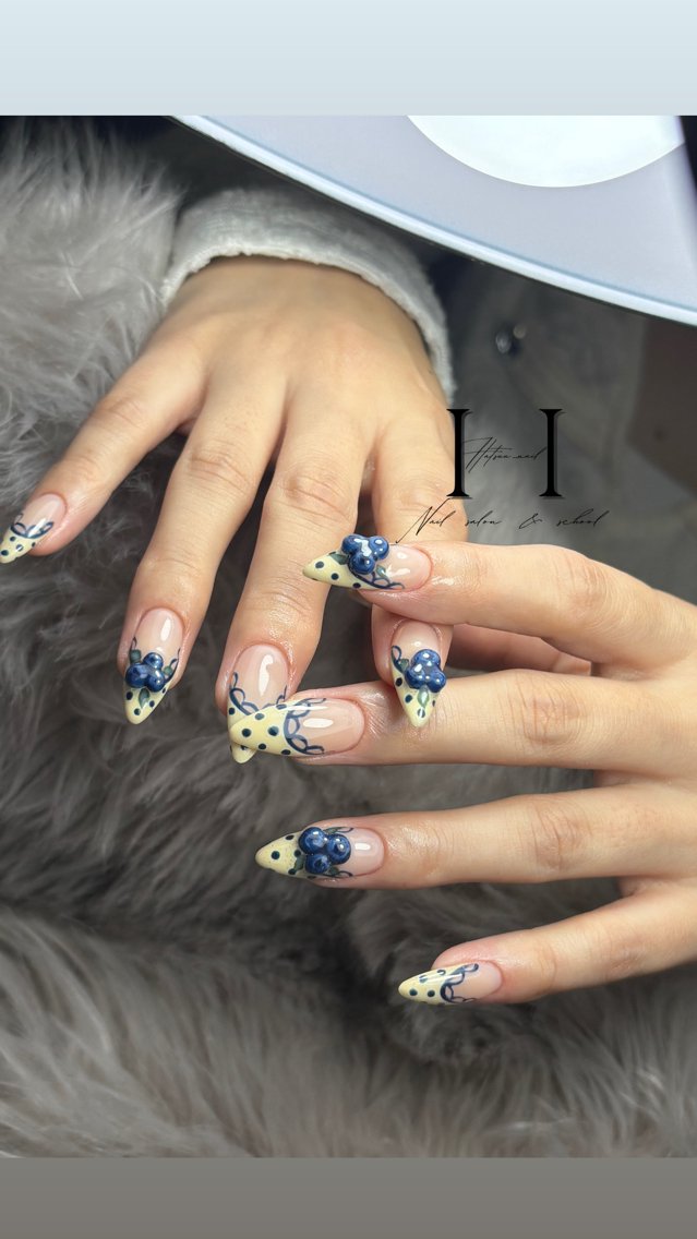 ネイル HatsuuNail salonアリスのネイルデザイン