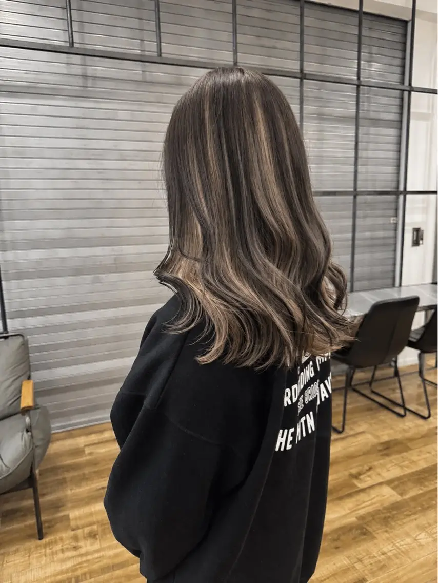 ロング カット ヘアカラー 中島 綾香のヘアスタイル