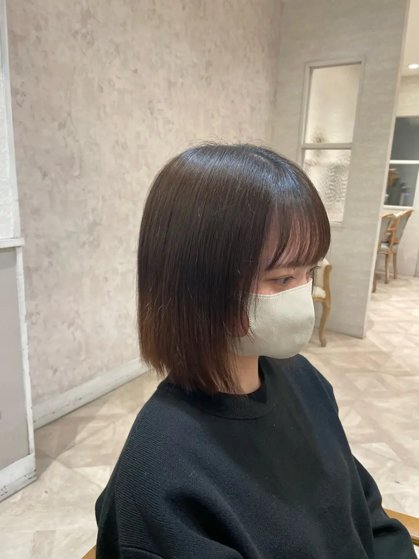 ミディアム 透明感カラー 🩶🩵🩷AIRIのヘアスタイル