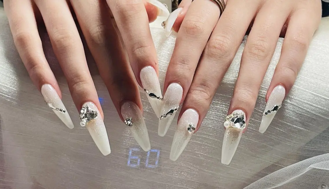 ネイル ハンドネイル 渋谷T&B ナサ ギ ロング無制限中✨のネイルデザイン