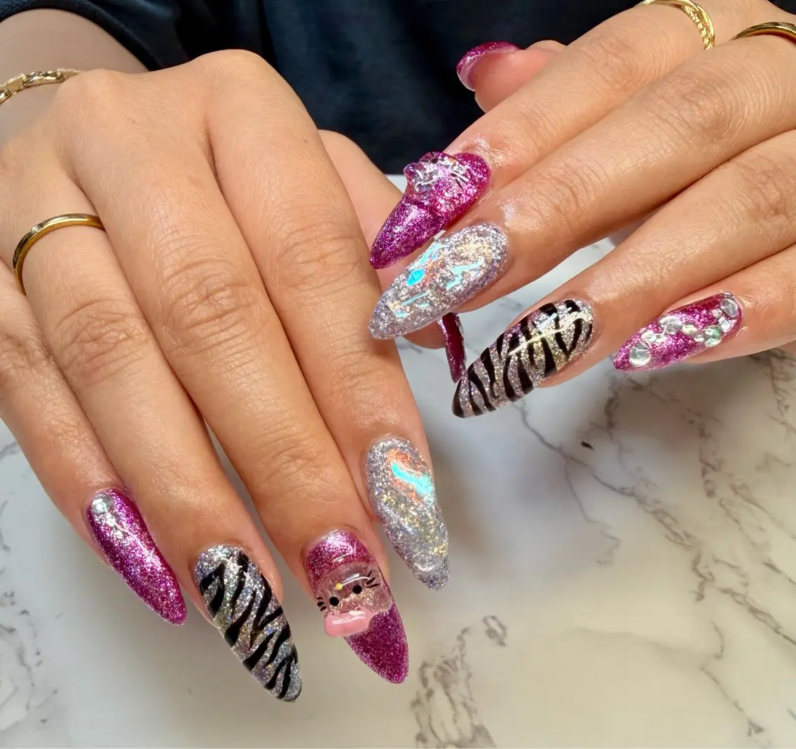 ネイル アニマル柄 アートネイル チークネイル フラッシュネイル フラッシュマグ Mai’s nailのネイルデザイン