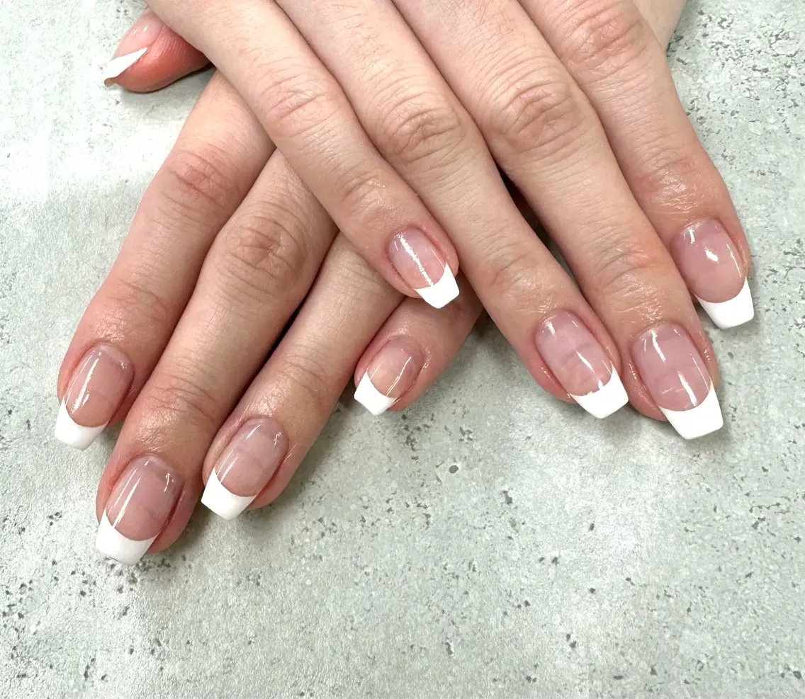 【ハンド】オフあり白/黒限定フレンチネイル💅の写真