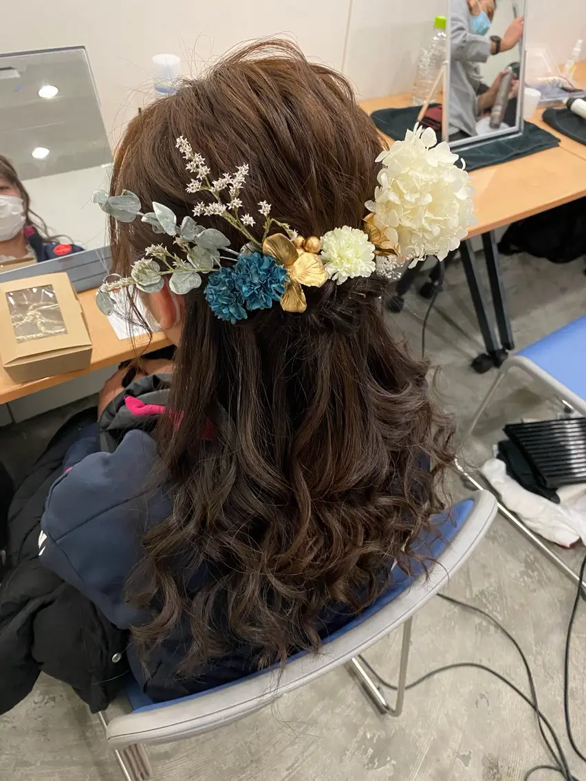 セミロング ヘアアレンジ ヘアセット 🌈髪質改善🌈 過去の1艶サラ体験✨のヘアスタイル