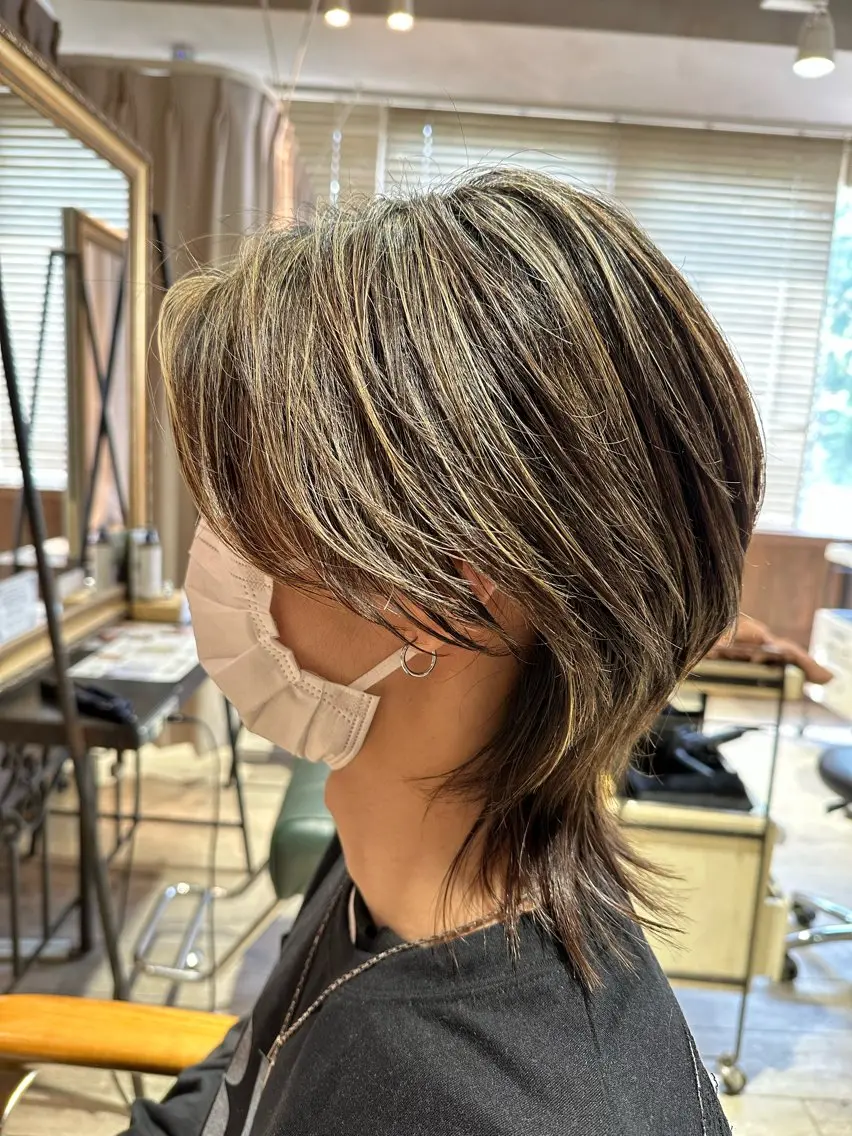 ミディアム カラー ヘアアレンジ メンズ メンズハイライト マッシュウルフ マッシュ メンズウルフカット ハイライトカラー カット ヘアカラー MODE K’s川西 瀧尻光のヘアスタイル