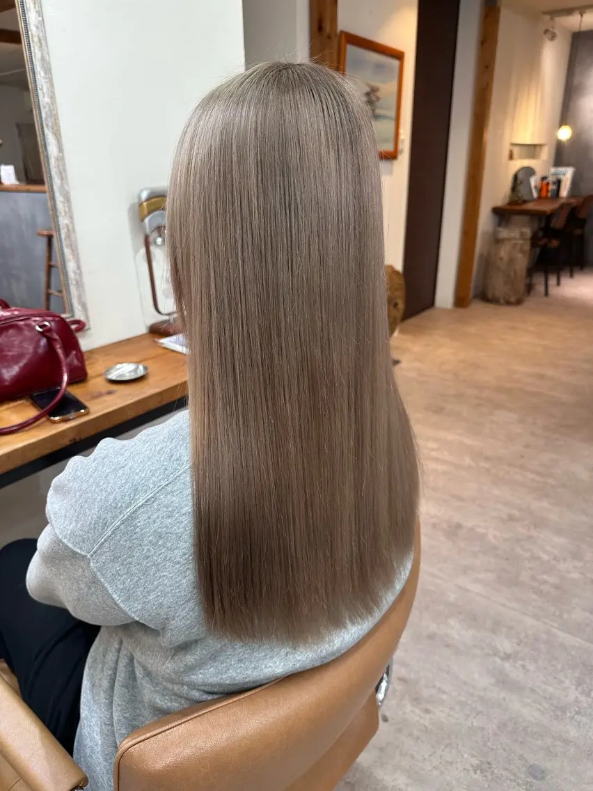 ロング 松﨑 璃咲のヘアスタイル