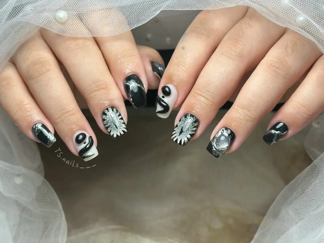 ネイル キラキラネイル マグネットネイル 持ち込み シンプルネイル ハンドネイル フットネイル ハンドケア TS. nails___のネイルデザイン