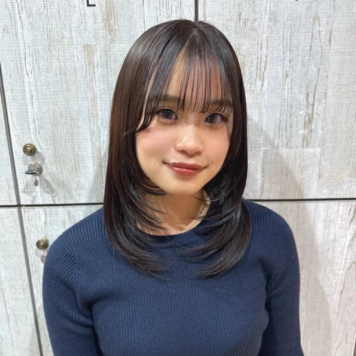 ミディアム カラー レイヤーカット 石川 愛彩の眉毛・アイブロウイメージ
