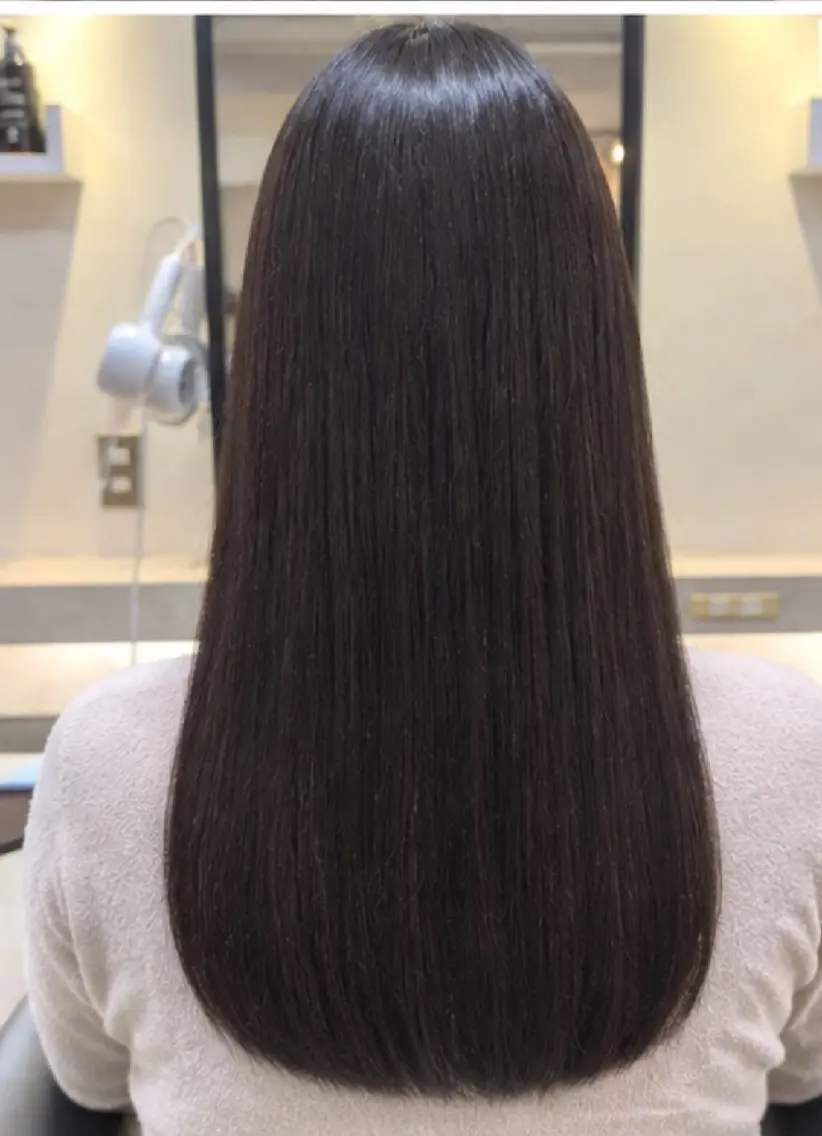 カラー ロング 田中 賀菜衣のヘアスタイル