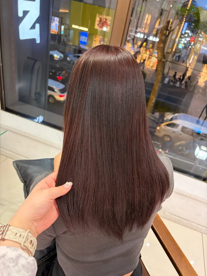 セミロング カット ヘアカラー トリートメント 巻ける🫧縮毛矯正 💞はな🎀のヘアスタイル