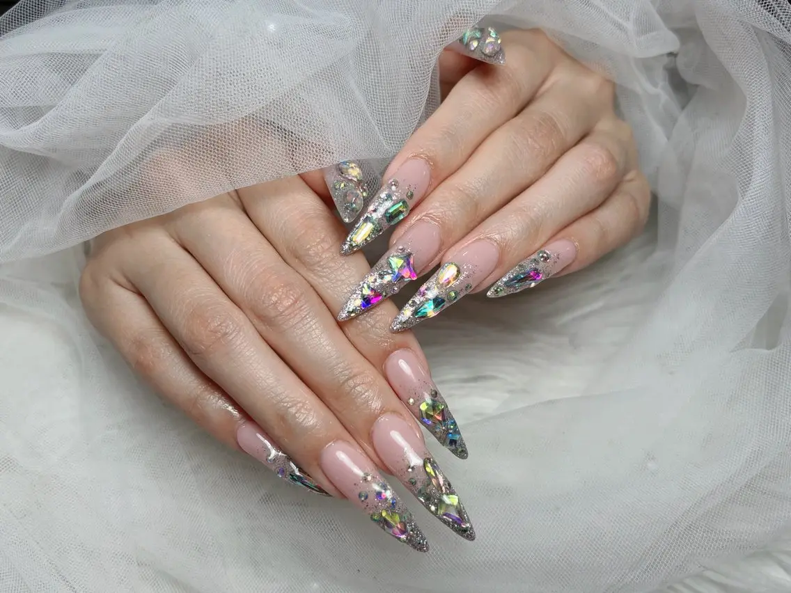 ネイル チークネイル ドット フレンチネイル グラデーション 韓国ネイル ハンドネイル Cloudy Chan Nailのネイルデザイン