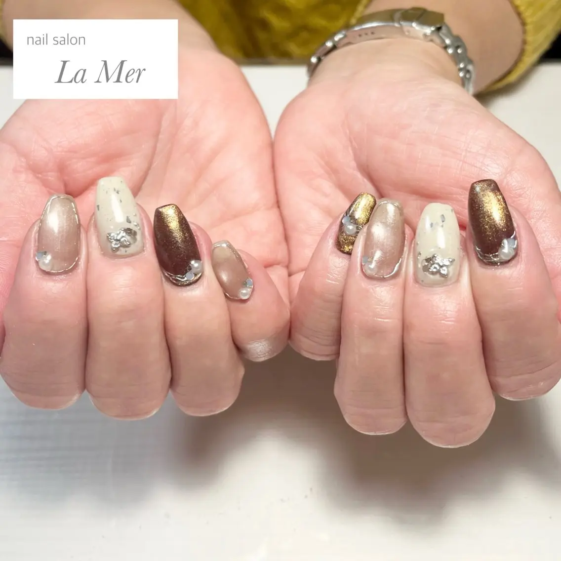 ネイル ブラウン フラワーネイル キラキラネイル マグネットネイル ビー玉ネイル ハンドネイル nailsalon La Merのネイルデザイン