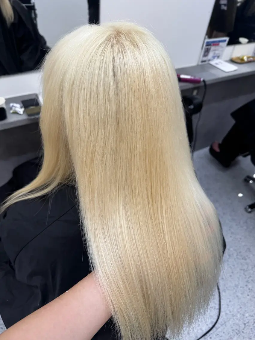 ロング ヘアカラー トリートメント ハイトーン/レイヤー 五島桜樫のヘアスタイル
