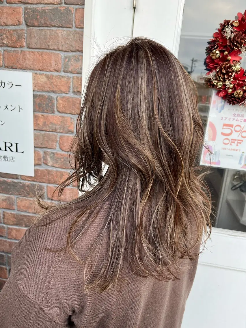 ◇ご新規様限定◇脱白髪染め✨🖤白髪ぼかしハイライト+カット(生トリートメント付)の写真