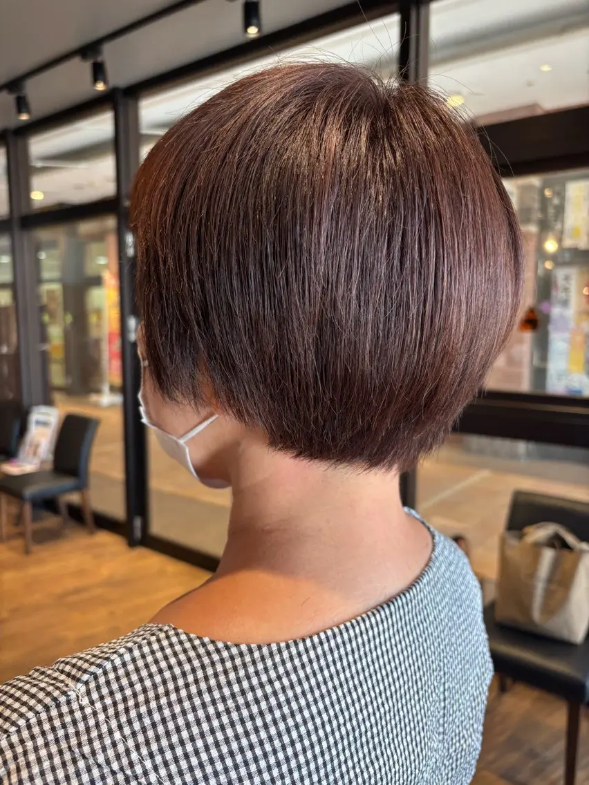 ショート カラー ブラウンカラー ショートヘア カット ヘアカラー トリートメント 🎀ワンレンボブ🎀 ワンカラー　あゆみのヘアスタイル