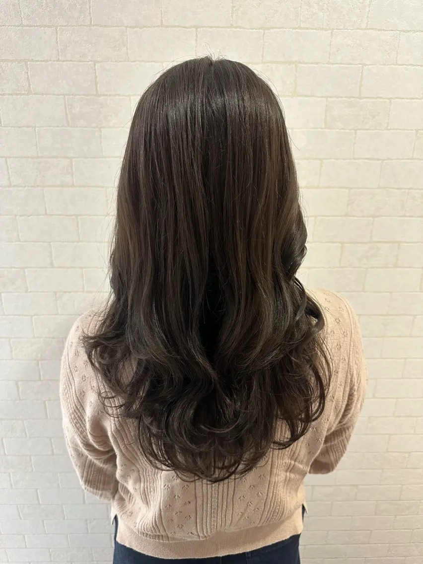 ロング カラー ブリーチ 透明感カラー ダブルカラー ブリーチなしカラー 顔まわりレイヤー 大人レイヤー& 透明感カラー💄のヘアスタイル