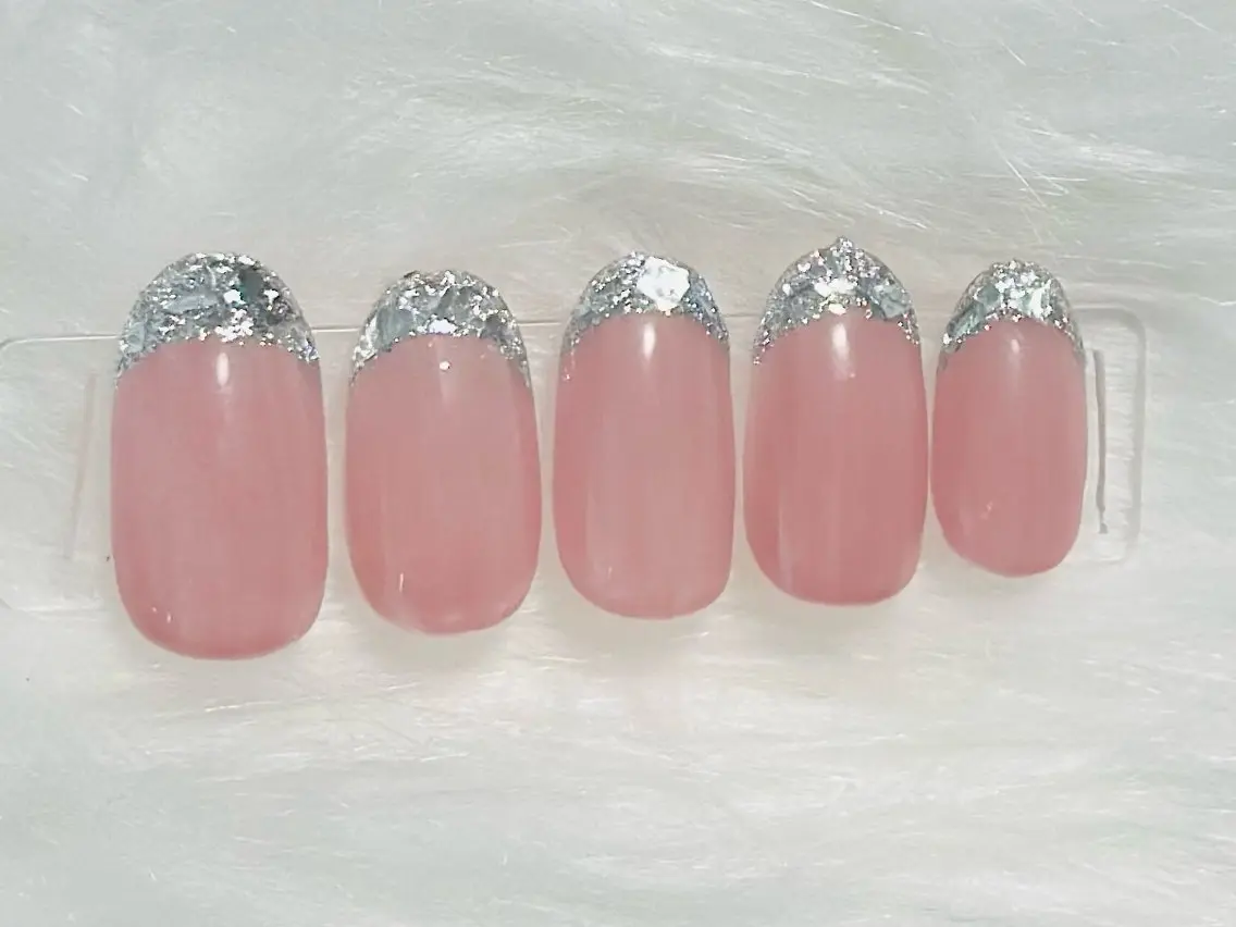 ネイル フレンチネイル ガラスフレンチ nailsalon oluoluのネイルデザイン