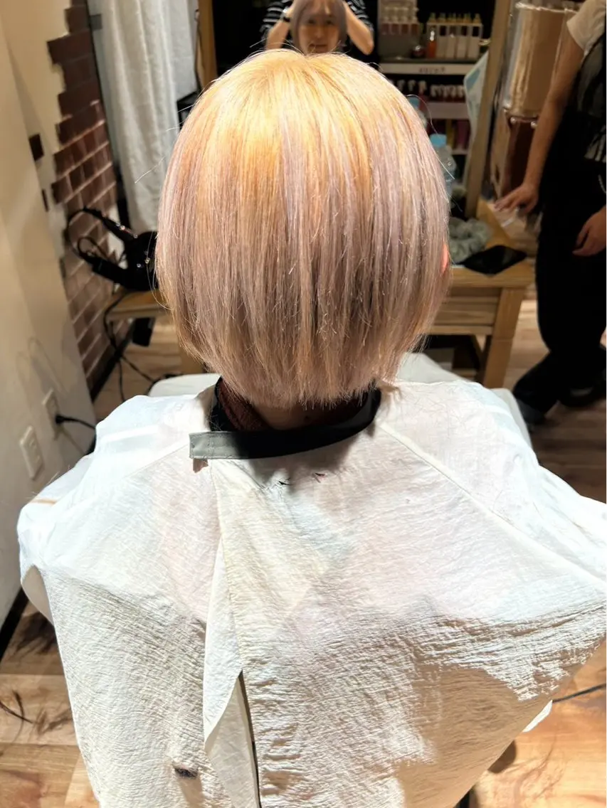 ショート ヘアカラー ブリーチ・カットモデ ル募集中🫧高口小春のヘアスタイル