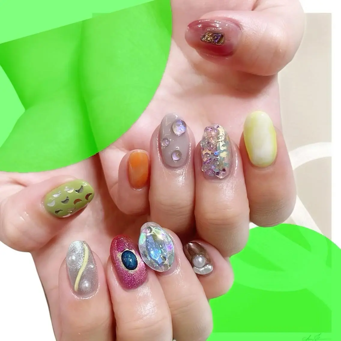 ネイル オーロラネイル 氷ネイル・うるうるネイル 韓国ネイル マグネットネイル ミラーネイル VOLLMOND nailのネイルデザイン