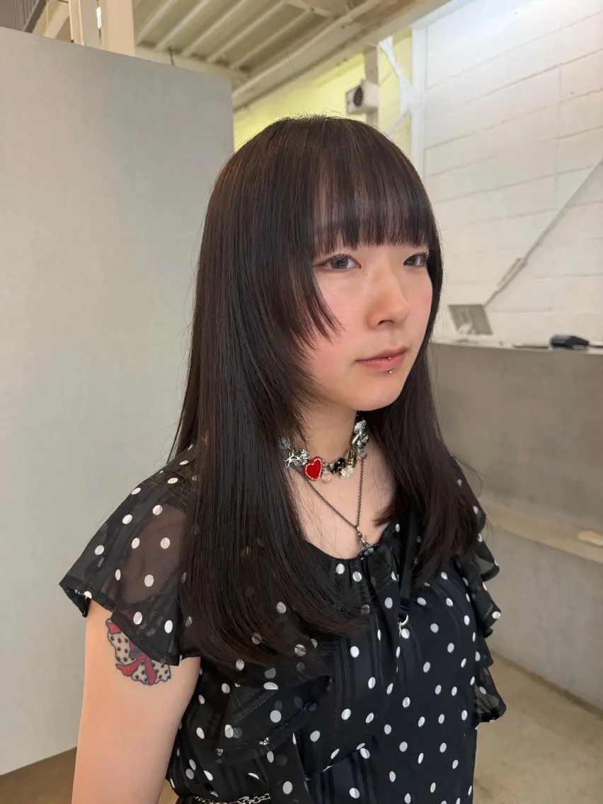 ロング カラー 小森 梨華のヘアスタイル