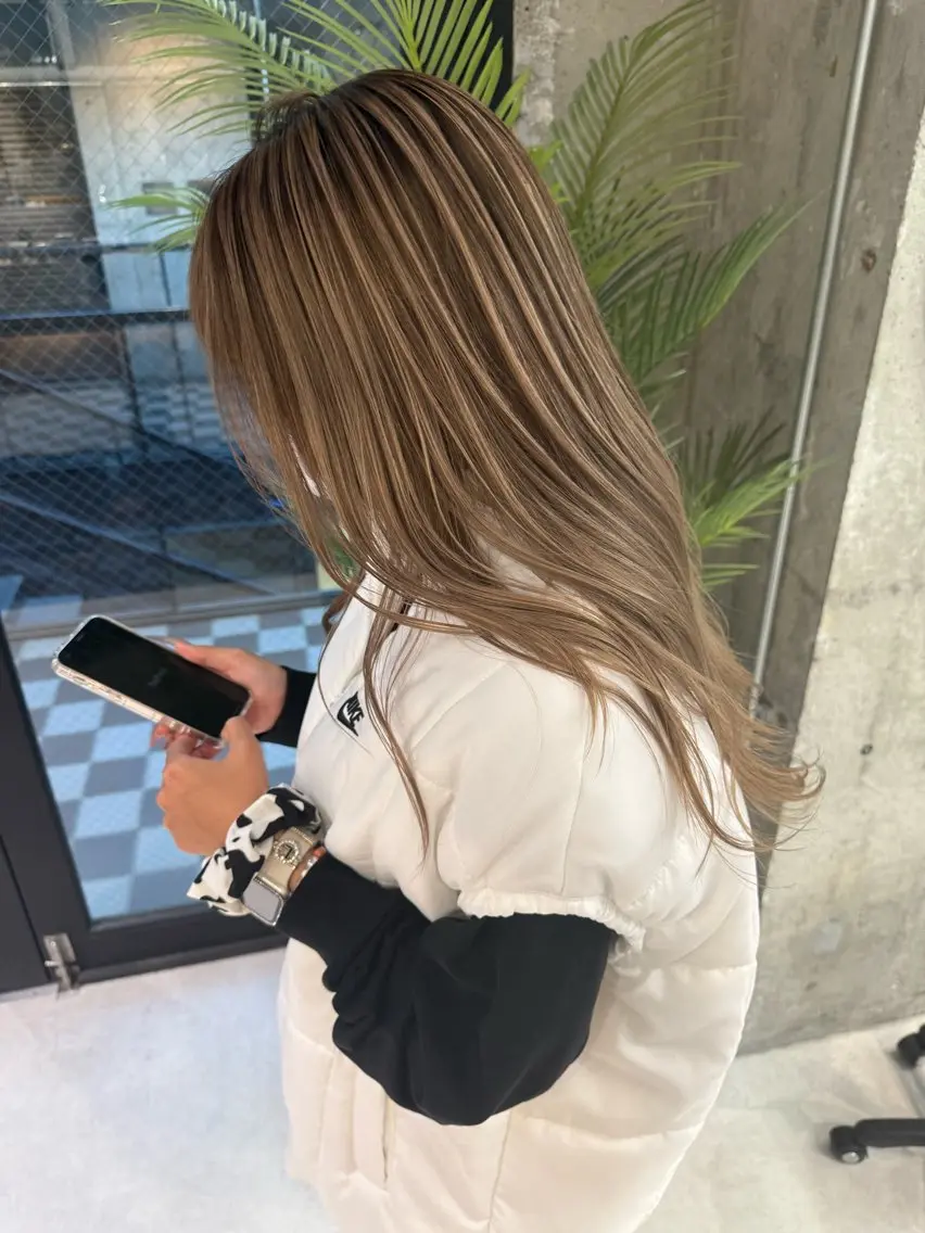 ロング 🫧ハイライトカラー 🫧 𝓜𝓘𝓤のヘアスタイル