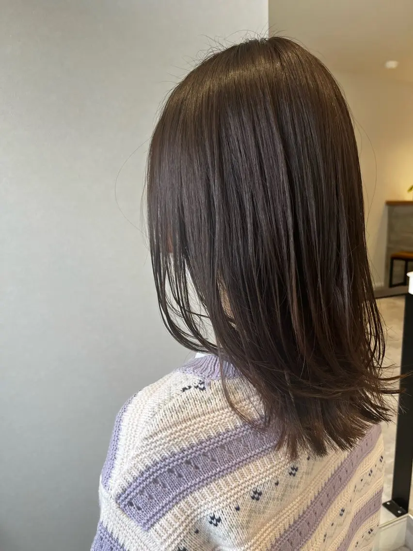 カラー 伊津 綾理彩のヘアスタイル