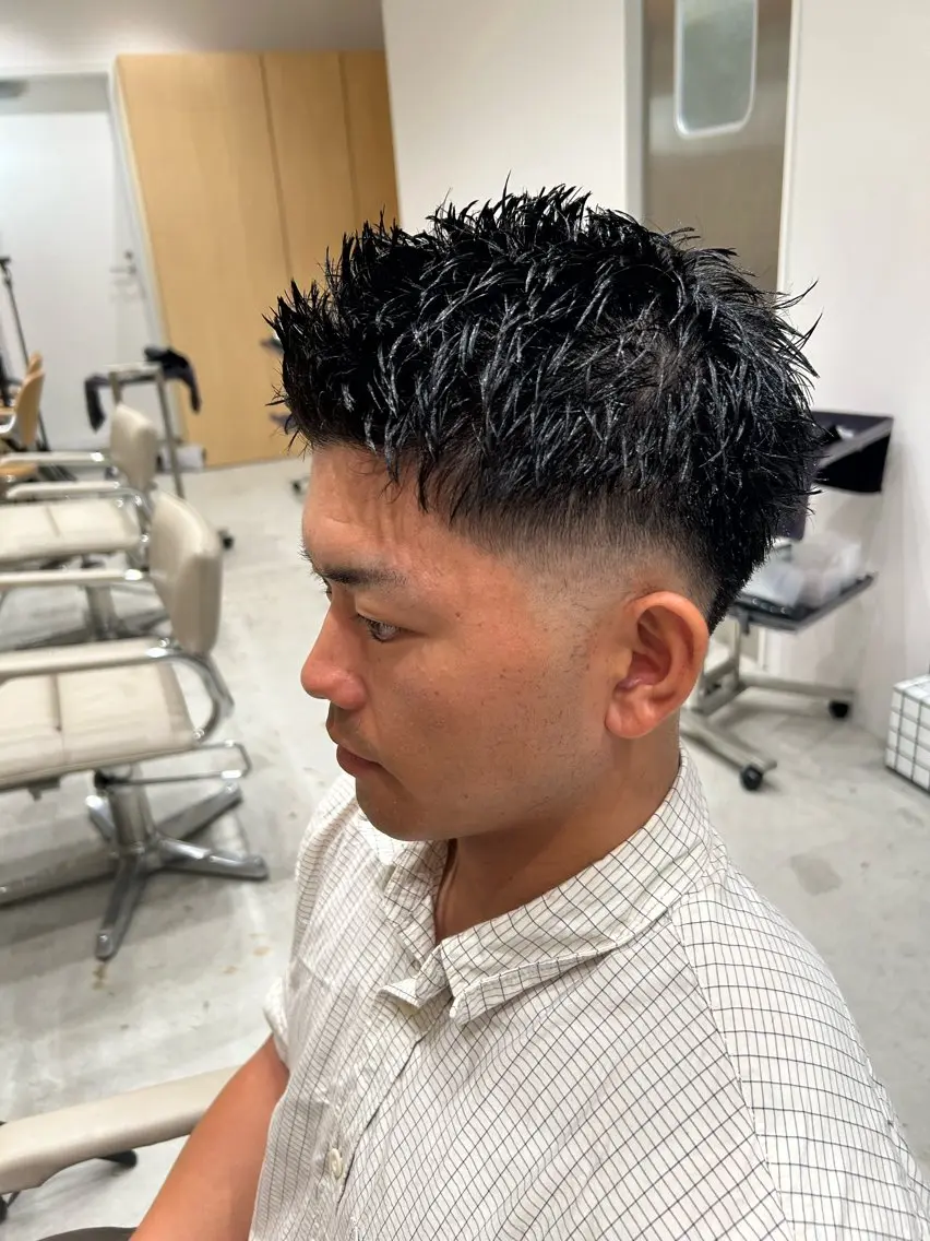 メンズ フェードカット メンズパーマ スパイキーショート カット トリートメント 🐲ツイスパ🐲 フェード/龍のヘアスタイル