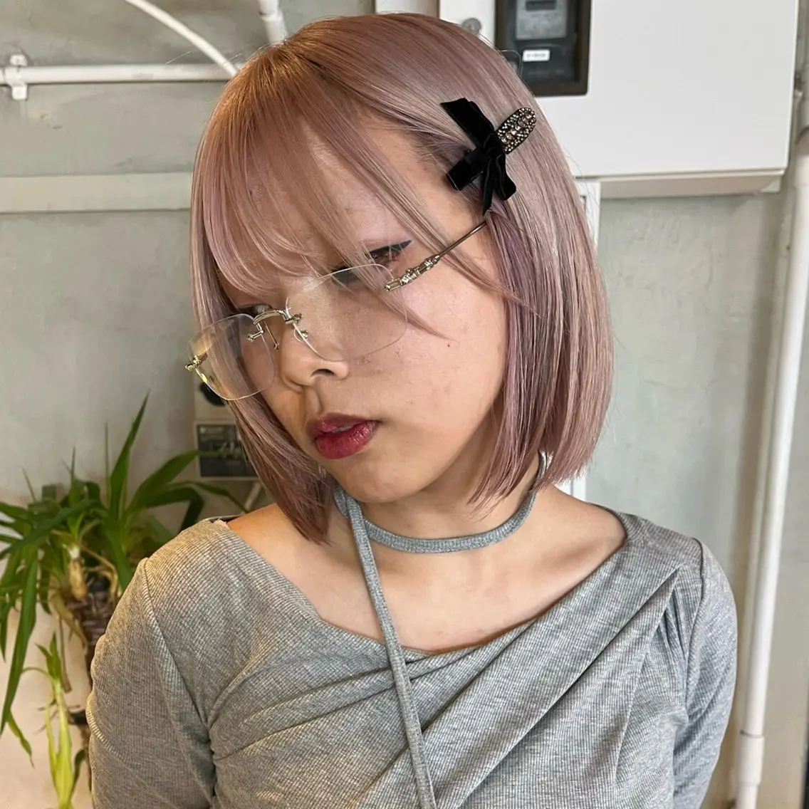 ショート カラー ヘアアレンジ ブリーチ ヘアカラー トリートメント ボブハイトーン🦖 デザインMAMIのヘアスタイル
