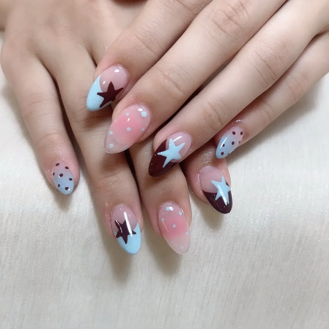 ネイル ハンドネイル MoonNail ユリ🌸のネイルデザイン