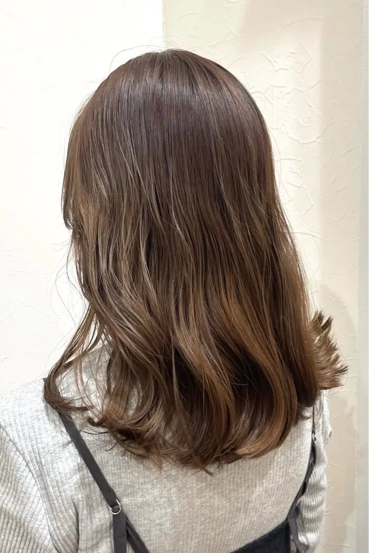 カラー イルミナカラー 千葉 美咲のヘアスタイル
