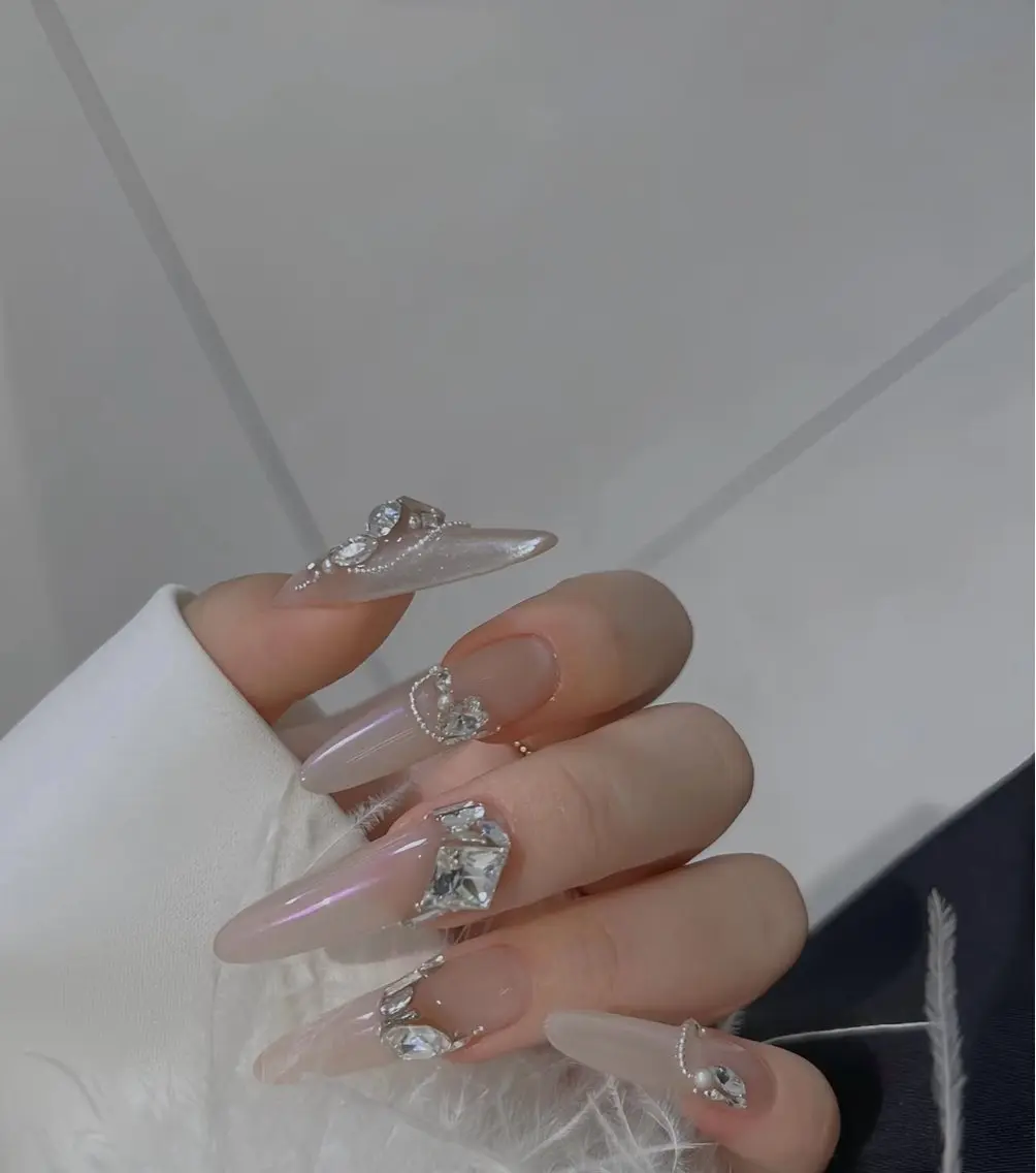 ネイル アートネイル チークネイル 氷ネイル・うるうるネイル 韓国ネイル マグネットネイル ハンドネイル NAILS168 新大久保店のネイルデザイン