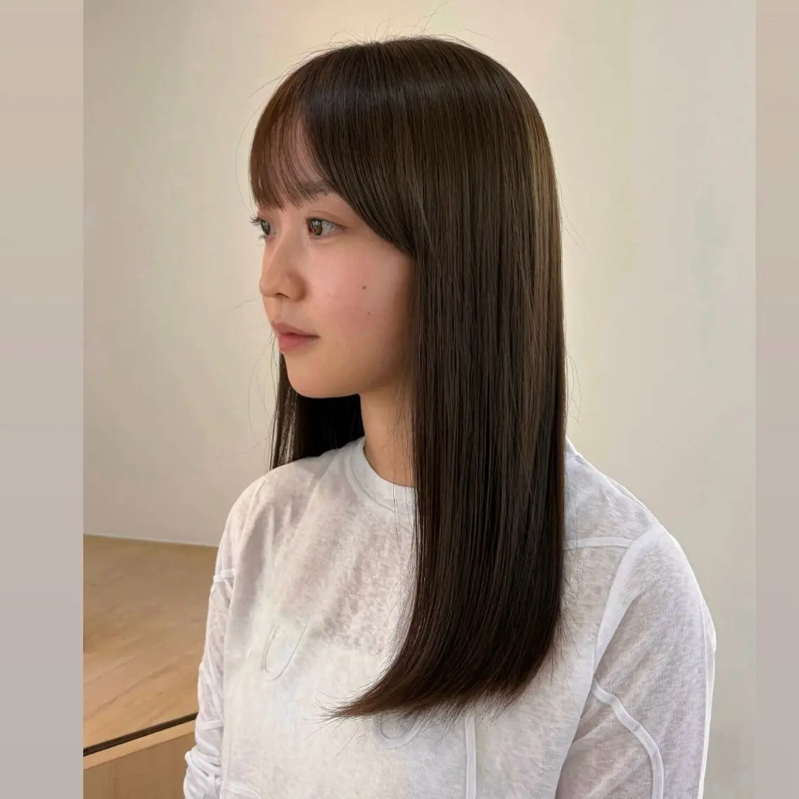 カラー ヘアカラー トリートメント 蓑輪璃央 ショートカットのヘアスタイル