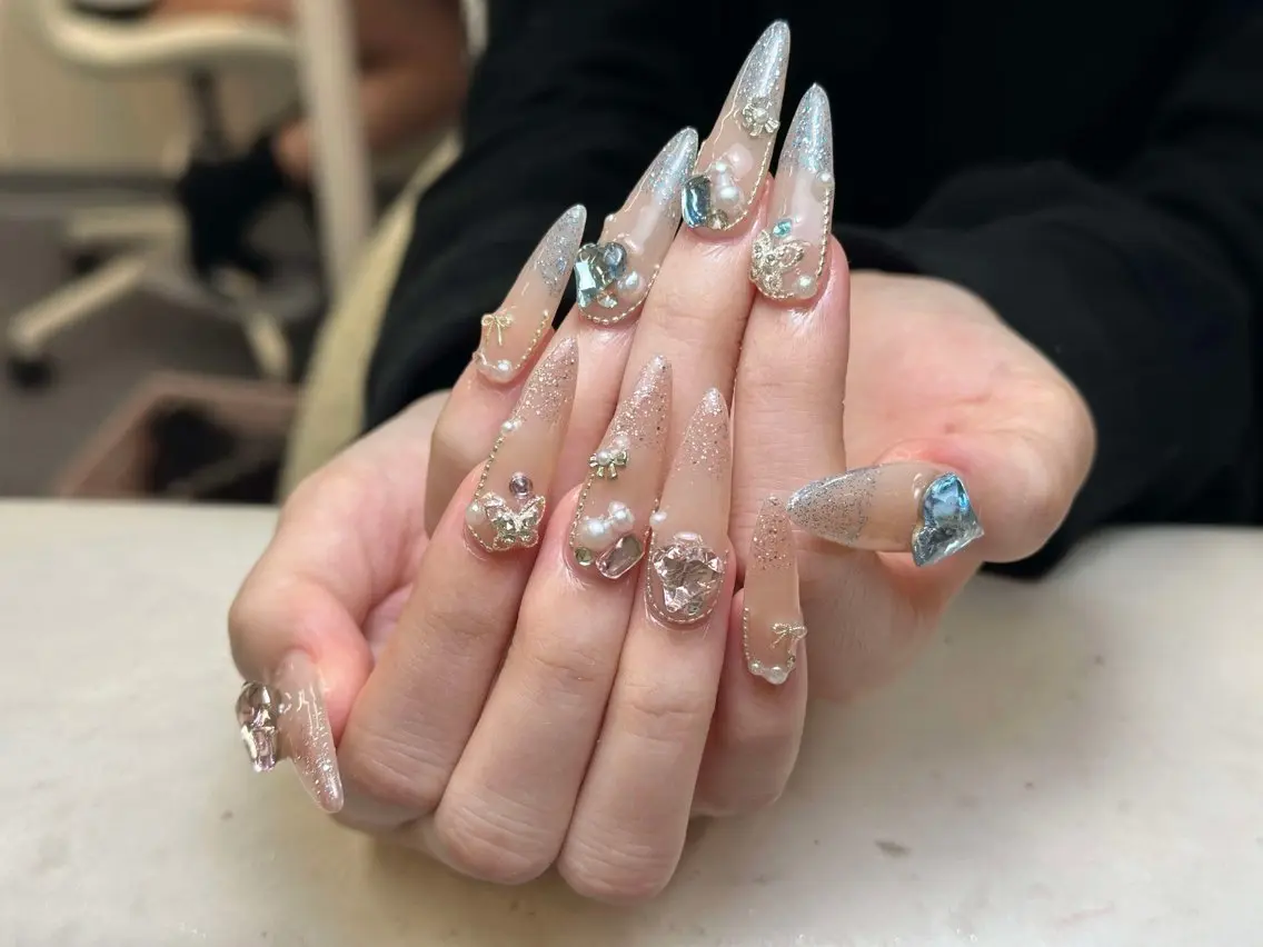 ネイル グラデーション キラキラネイル ワンカラーネイル 冬ネイル Nie Nail Shinokuboのネイルデザイン
