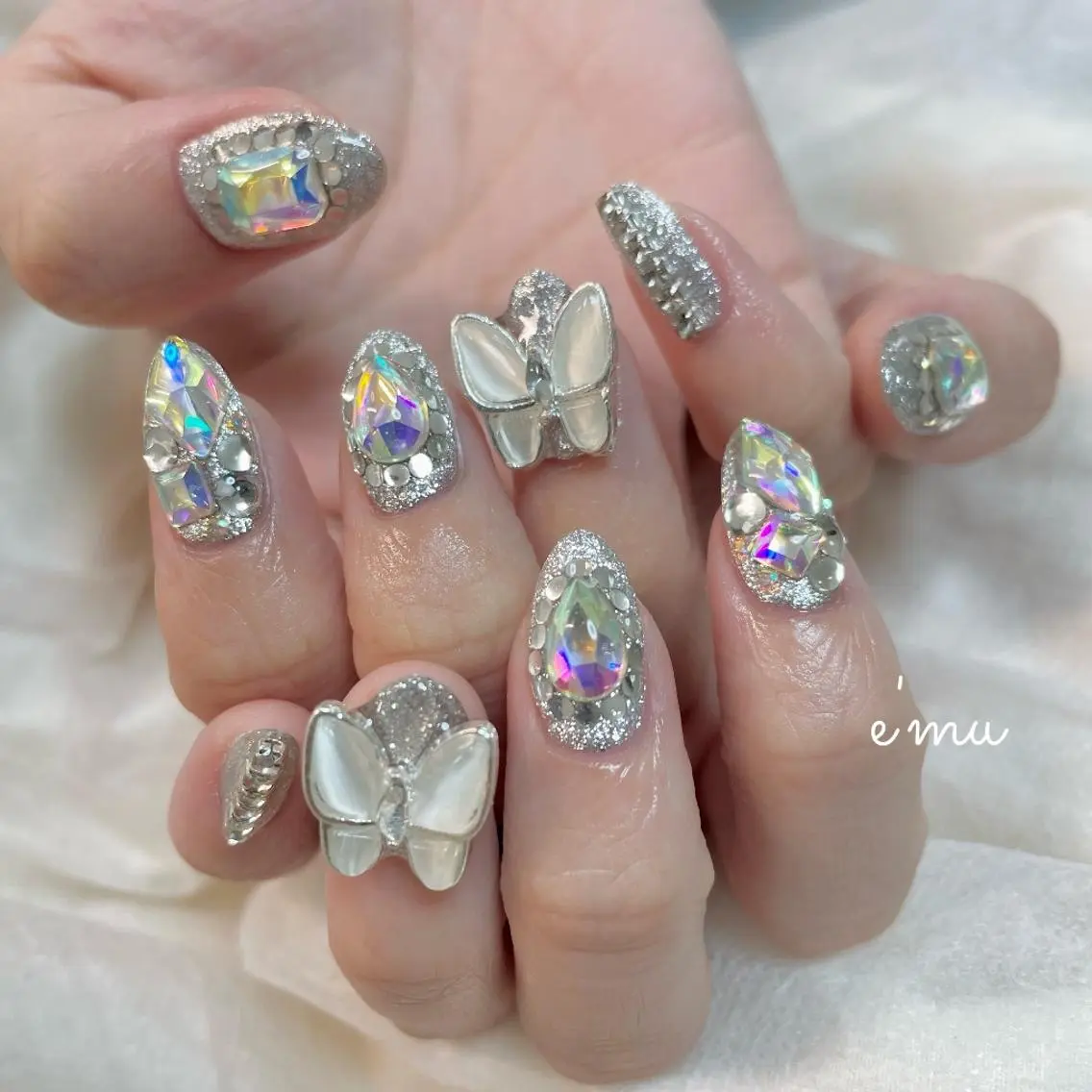 ネイル キラキラネイル 韓国ネイル nail salon e'mu💐のネイルデザイン
