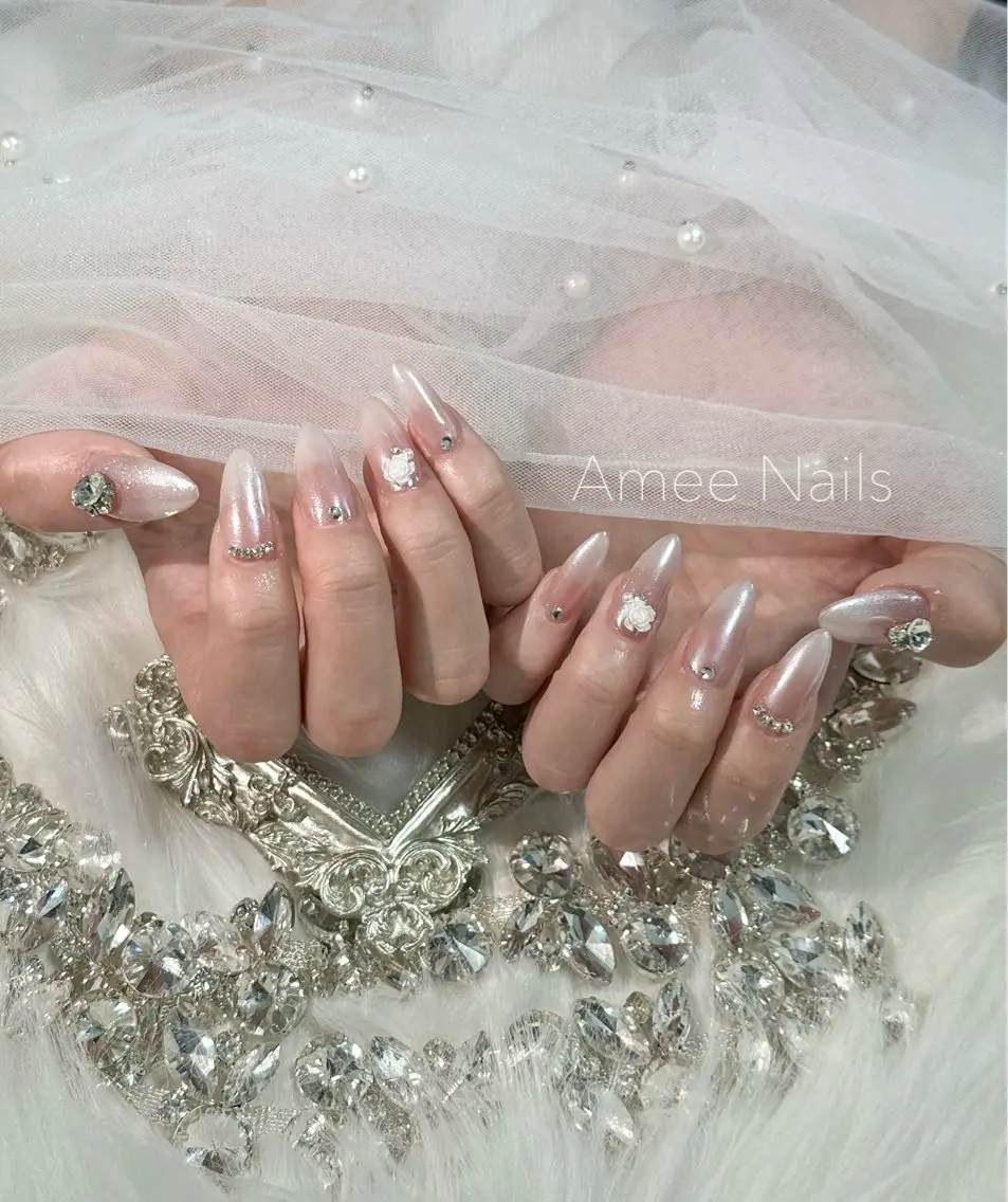 ネイル オーロラネイル クリアネイル フラッシュネイル ジェルネイル グラデーション ハンドネイル Amee Nail Salonのネイルデザイン