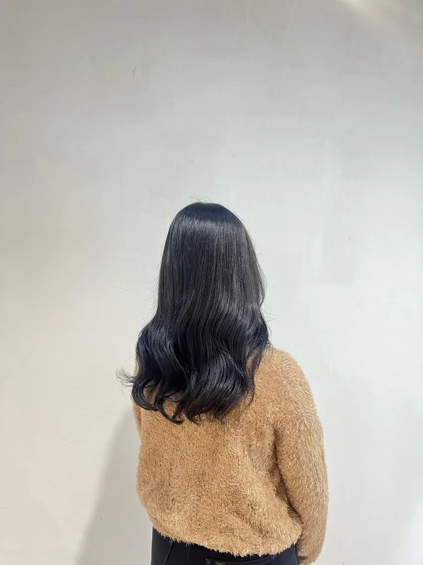 カラー 黒髪 ブルーカラー ブルーブラック ルプラボウ　小野寺 菜穂/豊橋/パーマのヘアスタイル