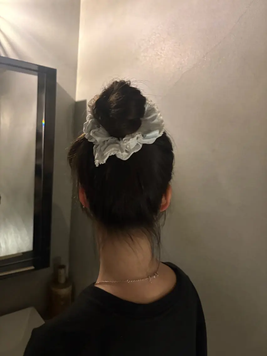 カラー yu 🍓/レイヤー ／透明感カラーのヘアスタイル