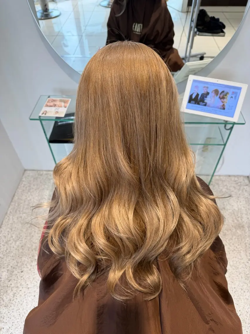 セミロング ヘアカラー 奈良村 圭吾のヘアスタイル